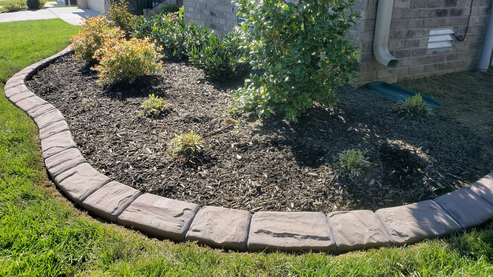 Curved front yard bed